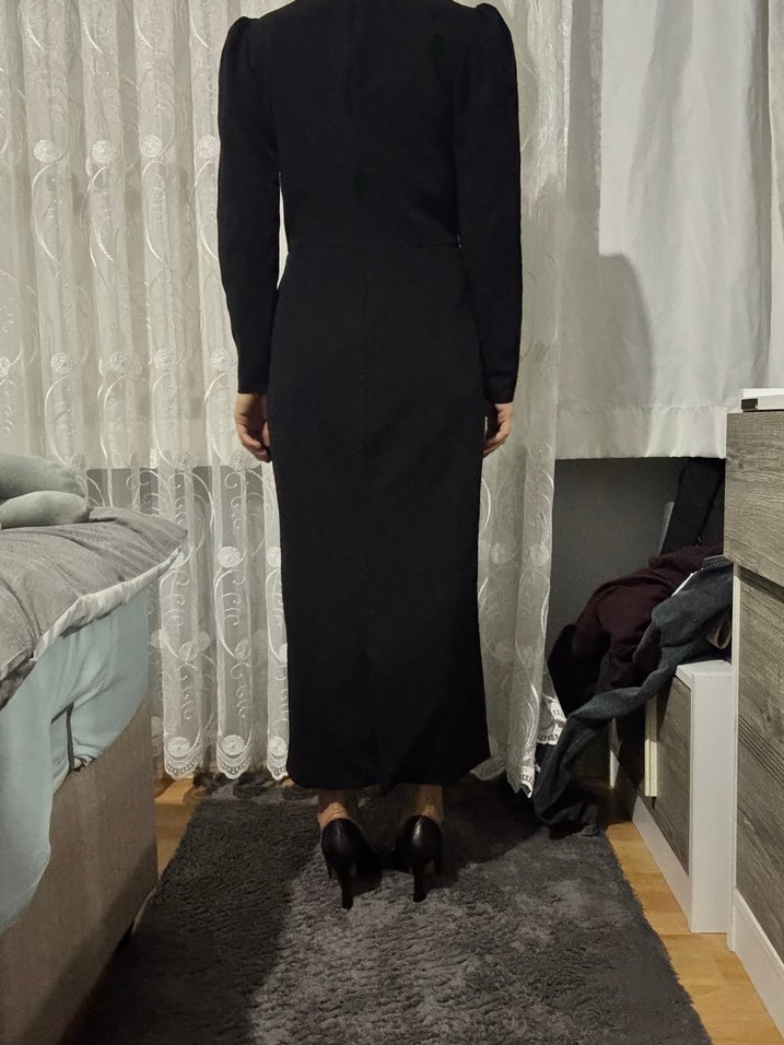 Siyah Uzun Kollu Yüksek Yakalı Kadın Elbise - Görsel 2