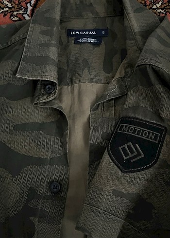 Düğmeli Kısa Kollu Erkek Gömlekler - Görsel 2