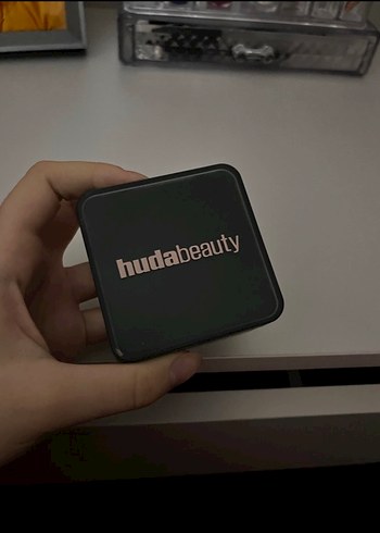 Huda beauty pudra - Görsel 2
