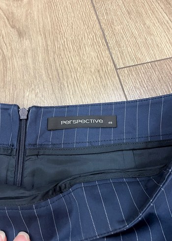 Zincir Detaylı Lacivert Çizgili Kalem Etek - Görsel 3