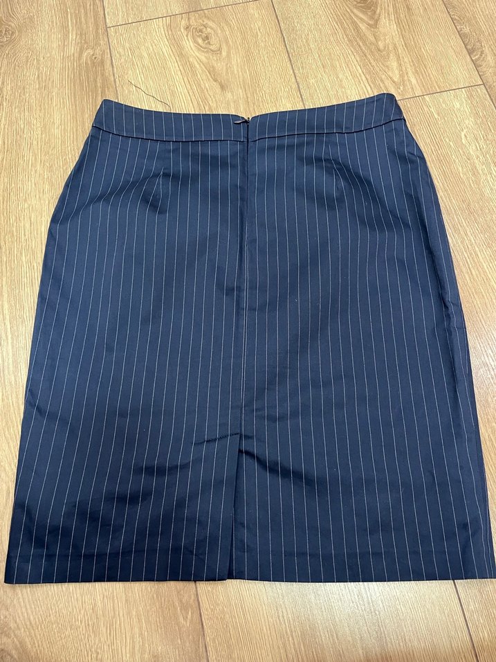 Zincir Detaylı Lacivert Çizgili Kalem Etek - Görsel 2