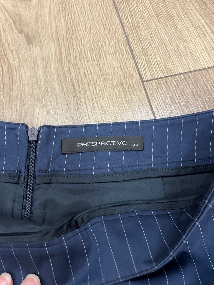 Zincir Detaylı Lacivert Çizgili Kalem Etek - Görsel 3