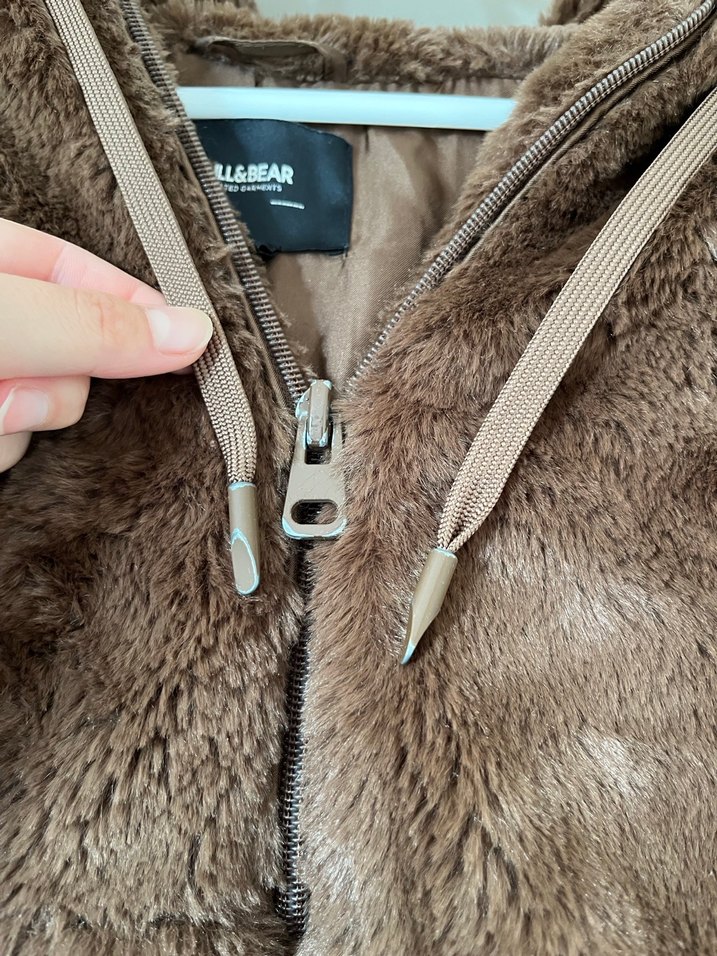 Kahverengi Kapüşonlu Kadın Peluş Ceket - Görsel 4