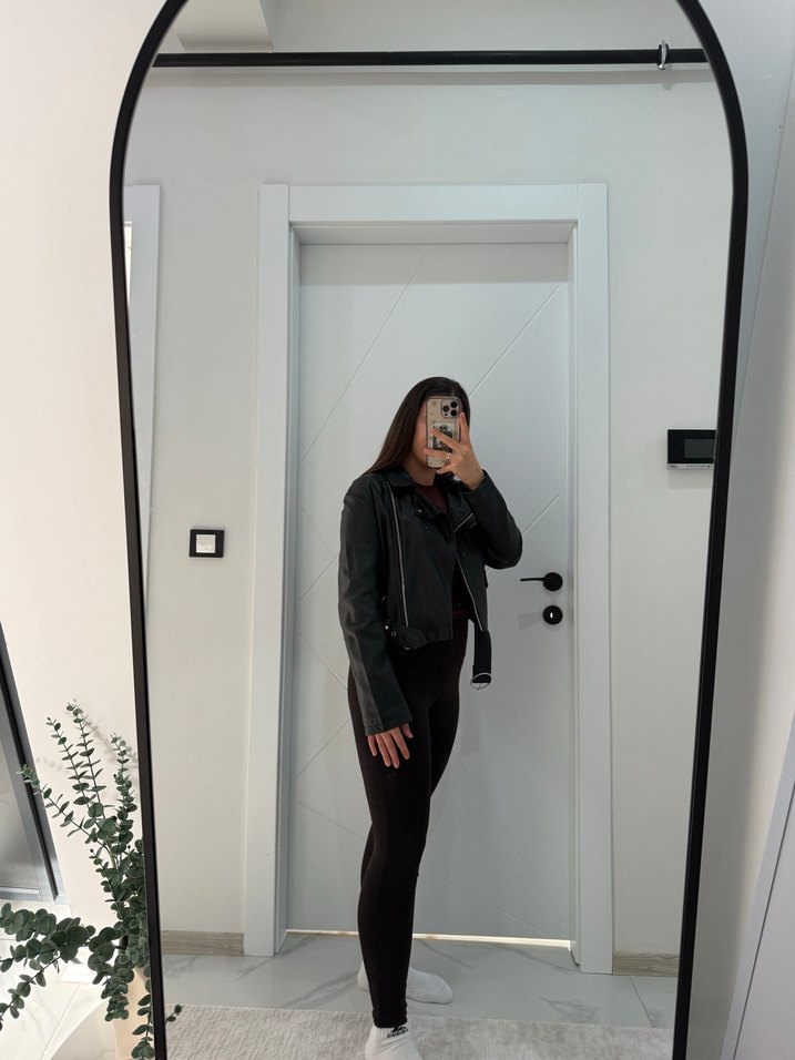 Siyah Deri Biker Ceket, Yüksek Yakalı, Dar Kesim - Görsel 2