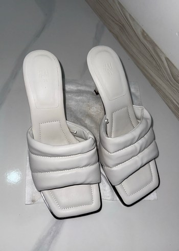 Beyaz Stiletto Topuklu Kadın Terlik - Görsel 2