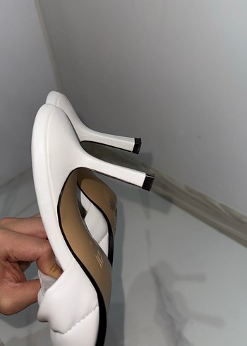 Beyaz Stiletto Topuklu Kadın Terlik - Görsel 3