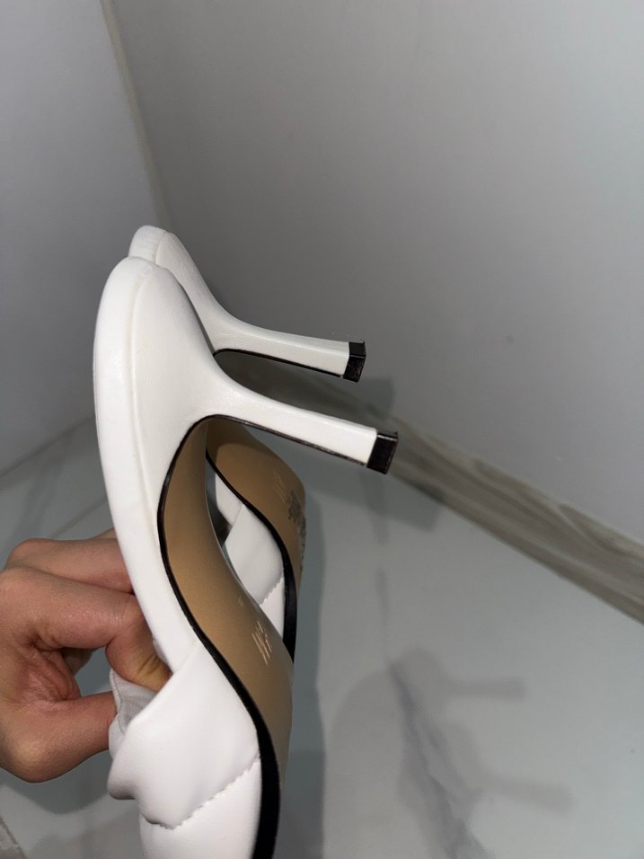 Beyaz Stiletto Topuklu Kadın Terlik - Görsel 3