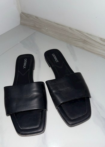 Siyah Tokalı Kadın Terlik - Görsel 2