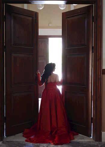 Uzun Kırmızı İşlemeli Straplez Kınalık - Görsel 2