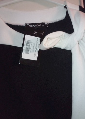 Siyah Beyaz Fiyonk Detaylı Midi Elbise - Görsel 4