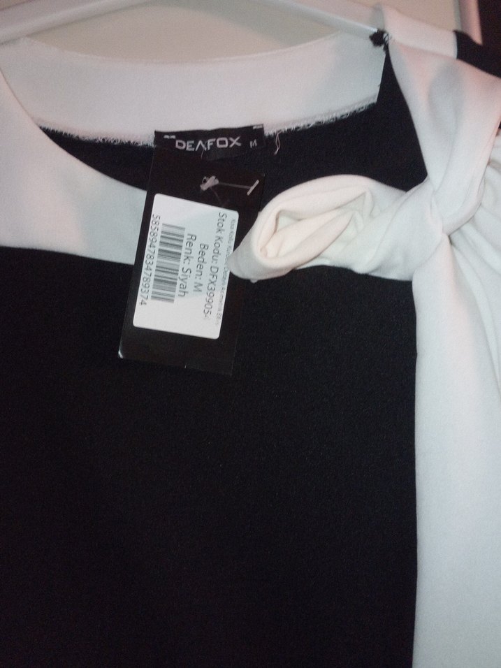 Siyah Beyaz Fiyonk Detaylı Midi Elbise - Görsel 4