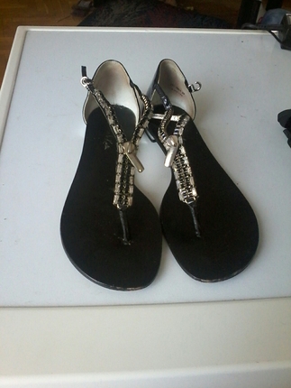 Charles&Keith tasli sandalet