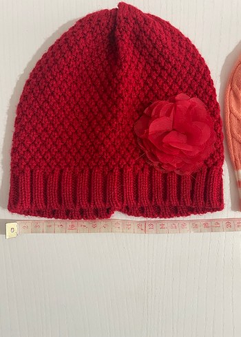 Nakışlı ve Çiçek Detaylı Örgü Çocuk Bere - Görsel 3