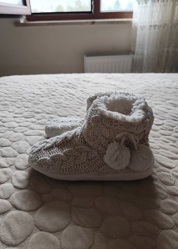 Kız Çocuk Örgü Beyaz Sıcak Ev Terliği - Görsel 3