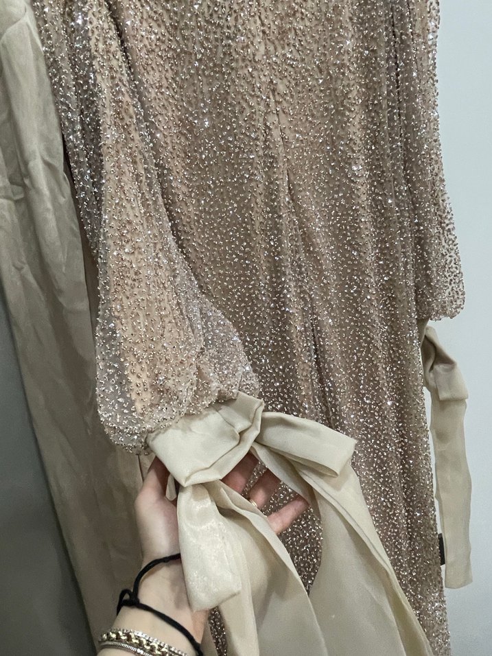 Bej Çiçek Desenli Uzun Kollu Abiye Elbise - Görsel 3