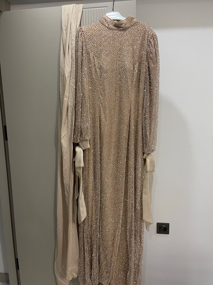 Bej Çiçek Desenli Uzun Kollu Abiye Elbise - Görsel 2