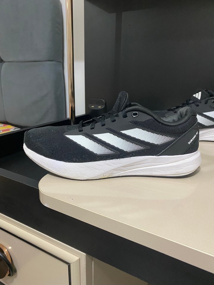 Adidas Siyah-Beyaz Spor Ayakkabı — görsel 4/7
