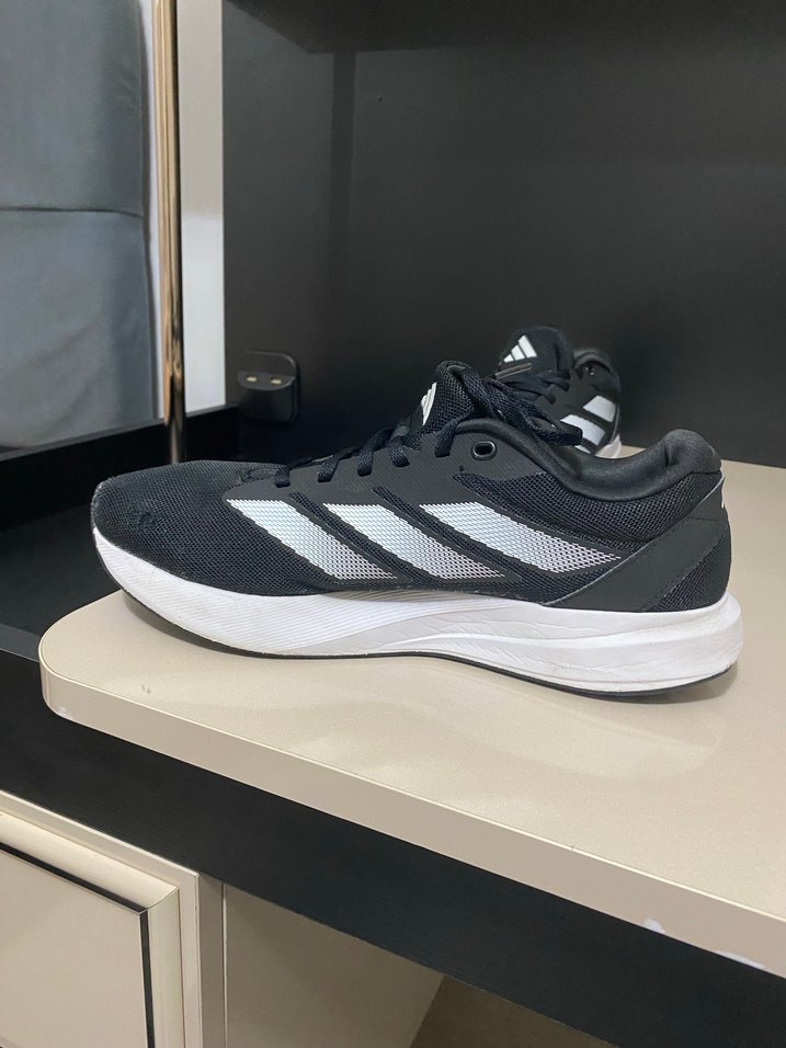 Adidas Siyah-Beyaz Spor Ayakkabı — görsel 2/7