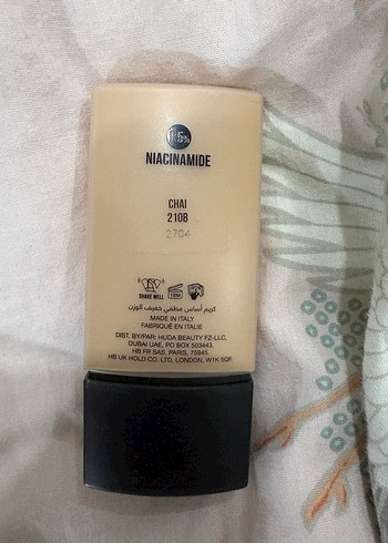 Huda Beauty Easy Blur Açık Ten Rengi BB Krem - Görsel 2