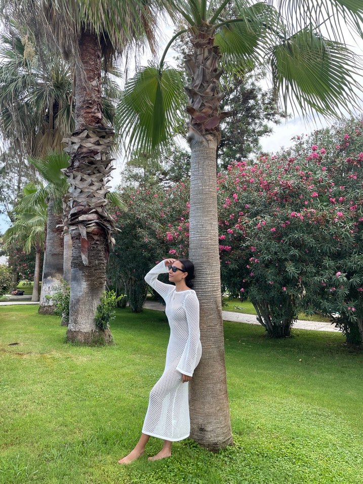 Şeffaf Beyaz Uzun Kollu Uzun Plaj Elbise - Görsel 3