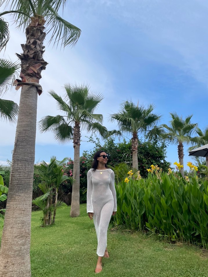 Şeffaf Beyaz Uzun Kollu Uzun Plaj Elbise - Görsel 2