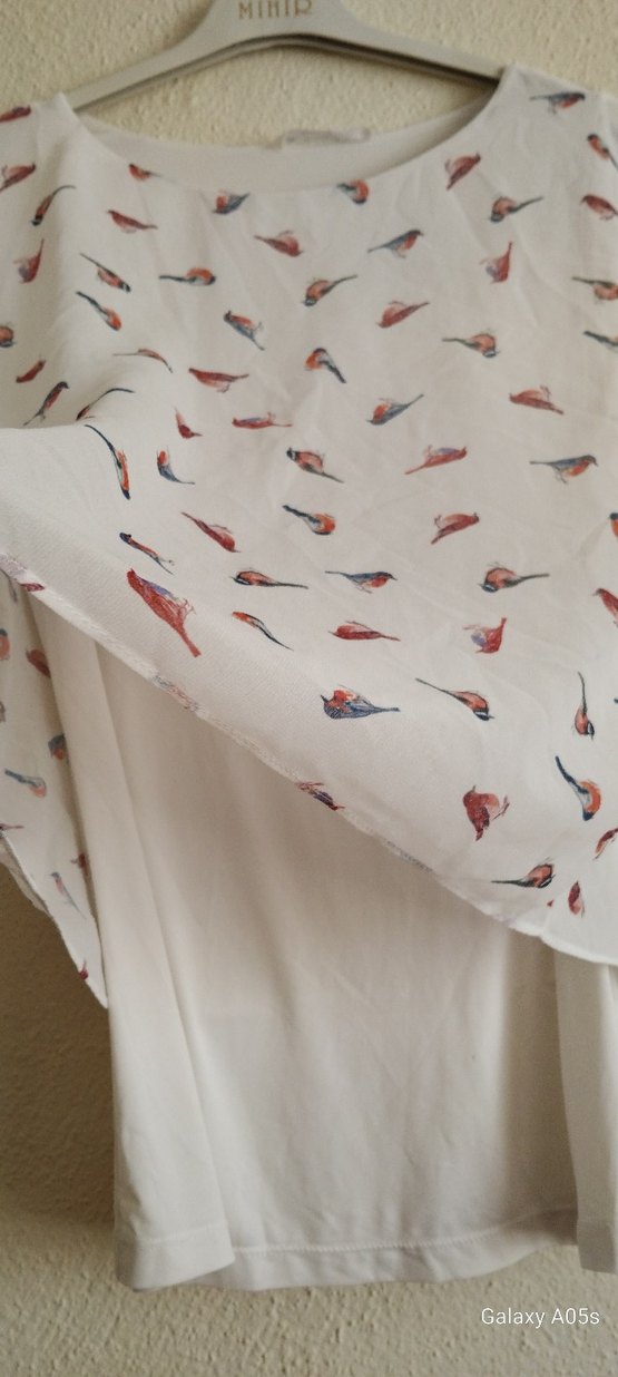 Beyaz Kuş Desenli Kısa Kollu Bluz - Görsel 2