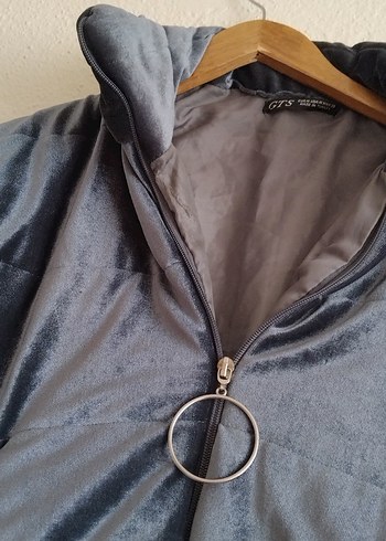 Gri fermuarlı kısa şişme mont - Görsel 3