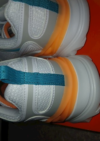 Beyaz Laced Stiletto Topuklu Kadın Spor Ayakkabı - Görsel 4