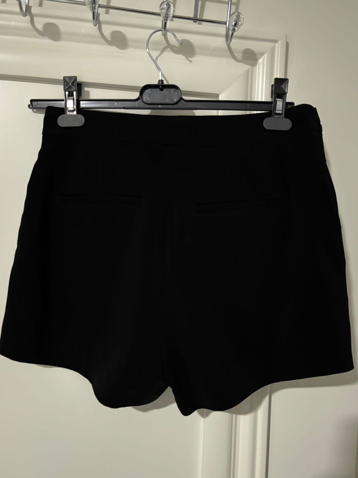 Siyah Şortlu Etek - Görsel 3