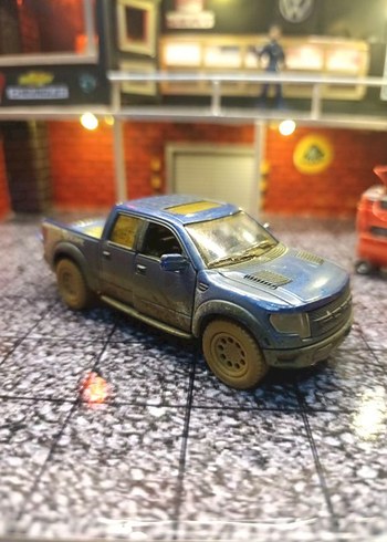 Mavi ve Gri Oyuncak Kamyonet - Görsel 3