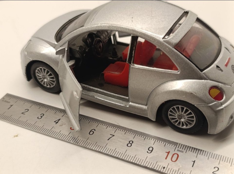 Gri Oyuncak Araba - Volkswagen New Beetle - Görsel 2