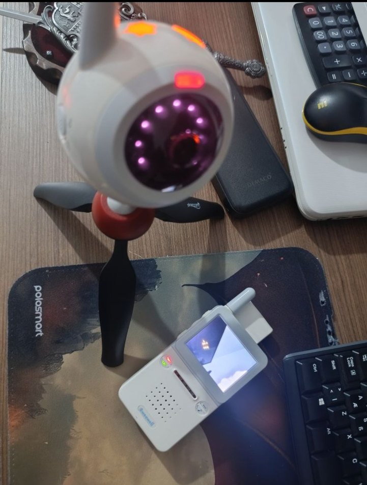 Beyaz Bebek Monitörü ve Kamerası - Görsel 4