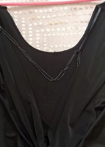 sırtı açık ve zincir detaylı mini elbise - Görsel 4