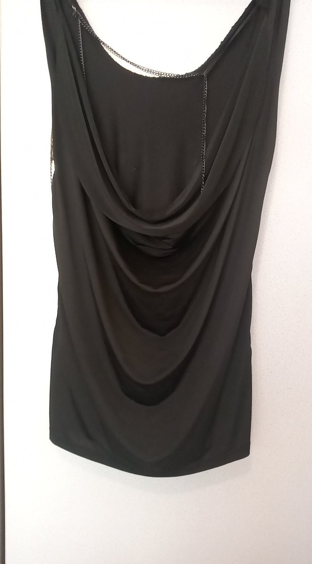 sırtı açık ve zincir detaylı mini elbise - Görsel 2