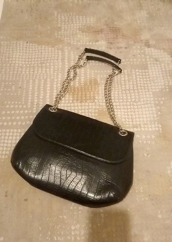 Zincir Detaylı Siyah Yılan Desenli Deri Çanta - Görsel 2