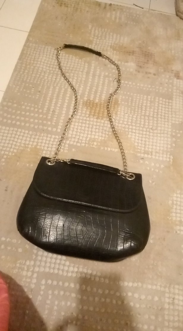 Zincir Detaylı Siyah Yılan Desenli Deri Çanta - Görsel 3