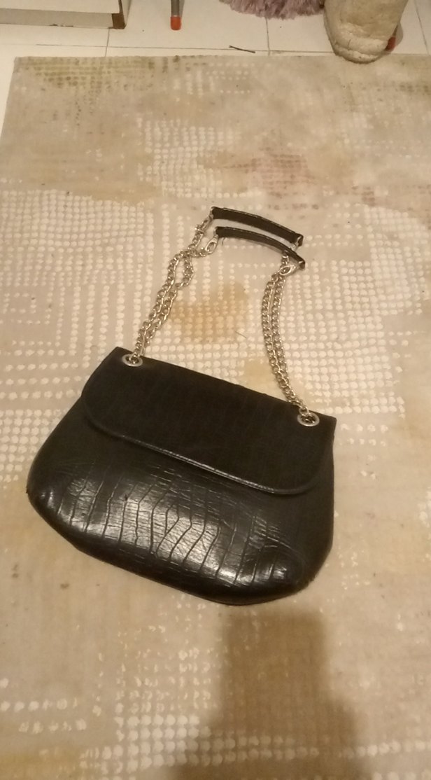 Zincir Detaylı Siyah Yılan Desenli Deri Çanta - Görsel 2