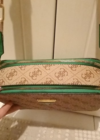 Desenli Guess Kadın cantasi - Görsel 3