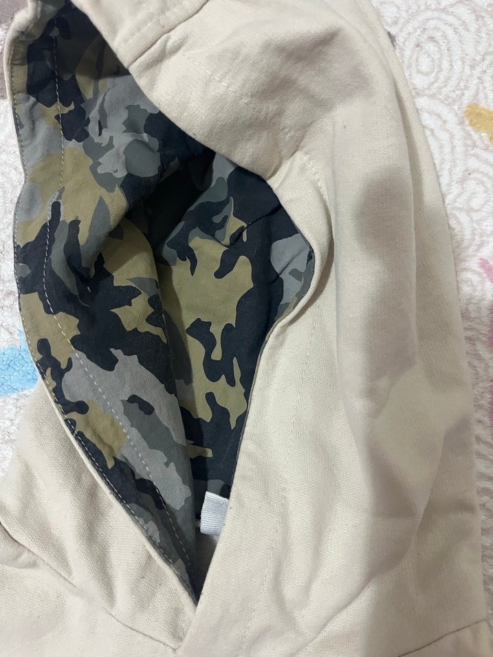 Kamuflaj Desenli Kapüşonlu Gri Sweatshirt - Görsel 2