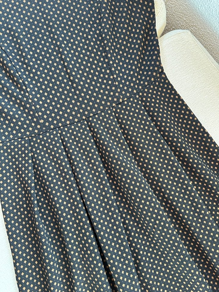 Dantel Yaka Desenli Gri Elbise - Görsel 3