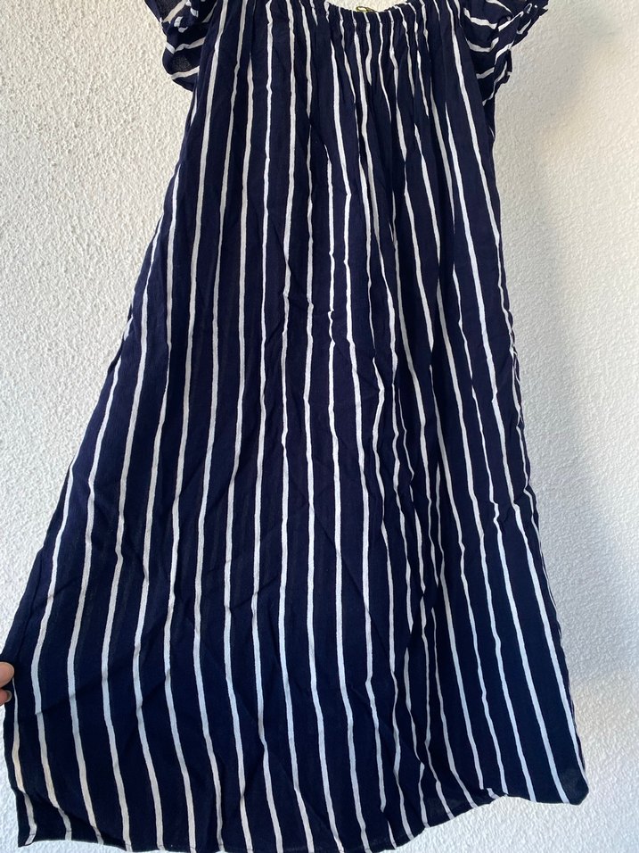 Cizgili ister kayık yaka olarak ister omuzda kullanabilirsiniz - Görsel 2