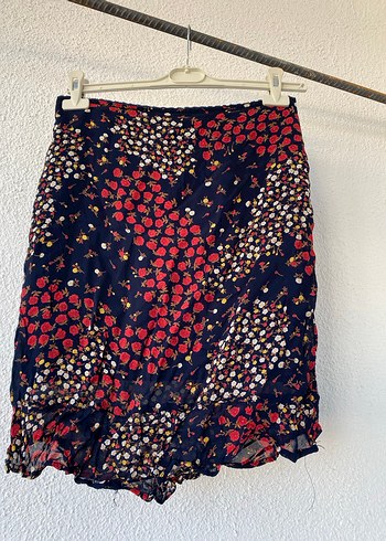 Çiçek Desenli Volanlı Mini Etek - Görsel 3