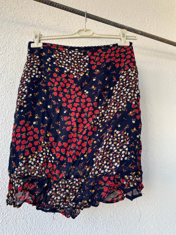 Çiçek Desenli Volanlı Mini Etek - Görsel 3