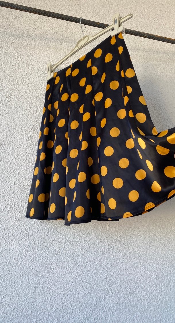 Sarı Puantiyeli Pileli Midi Etek - Görsel 3