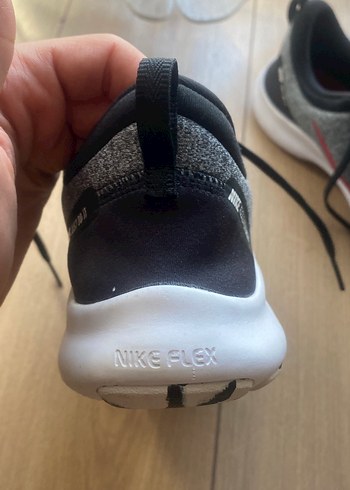 Nike Flex Gri Erkek Spor Ayakkabı Bağcıkları - Görsel 7