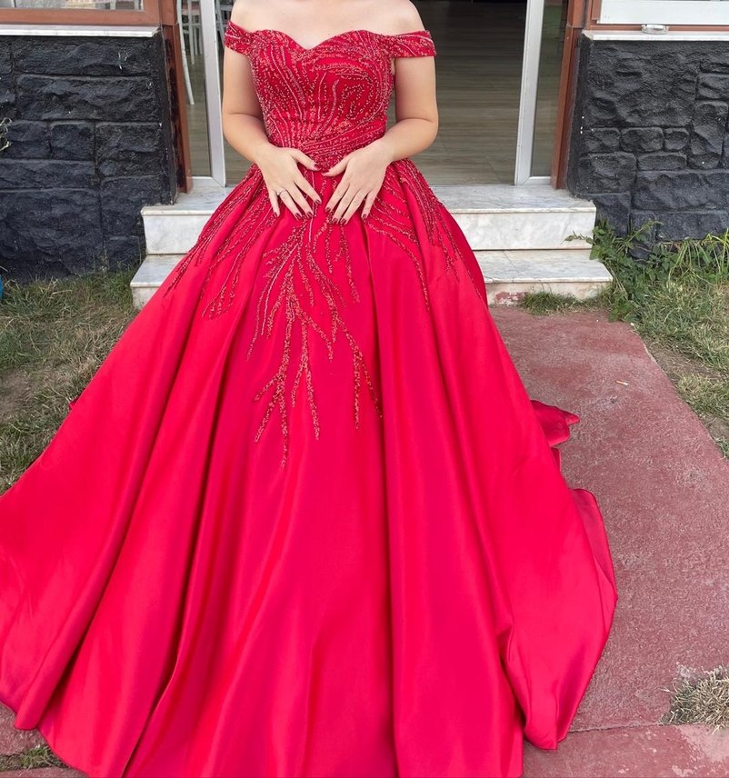 Kırmızı İşlemeli Uzun Kınalık Nişanlık Abiye Elbise - Görsel 3