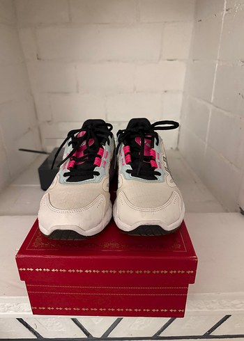 Beyaz Pembe Bağcıklı Yüksek Topuklu Spor Ayakkabı - Görsel 2