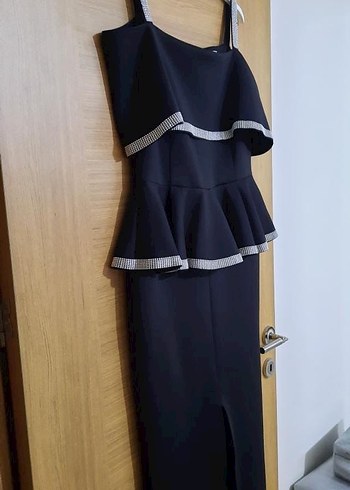 Siyah kayık yaka yırtmaç detaylı abiye - Görsel 2