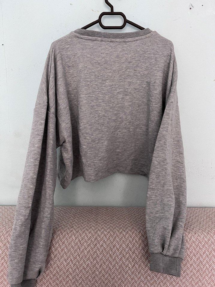 Gri Baskılı Kısa Kesim Sweatshirt - Görsel 3