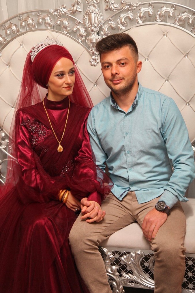 Bordo Parlak Drape Detaylı Tesettür Abiye - Görsel 3